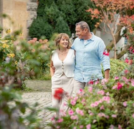 Entdecken Sie das Vierlinden-Quartier aus jeder Perspektive – ganz bequem von Zuhause aus. Mit unserer virtuellen Tour spazieren Sie durch das gesamte Quartier. Lindau_Spaziergang_Park